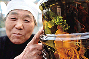 “药酒”老人要谨慎饮用