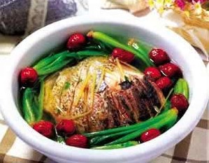 老年人大口吃肉吃出健康