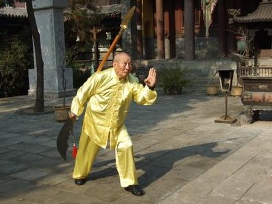 中老年锻炼 小心旧伤复发