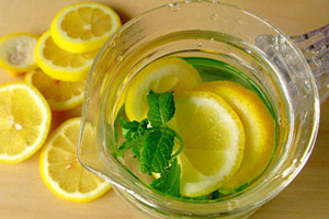 五天排除毒素的清新柠檬茶