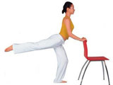 椅背瑜伽六动作 锻炼出性感美臀