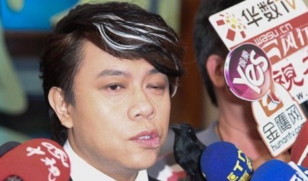 毁颜不带血！前仆后继的面瘫明星