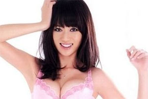 惊！内衣穿太紧易致乳腺疾病