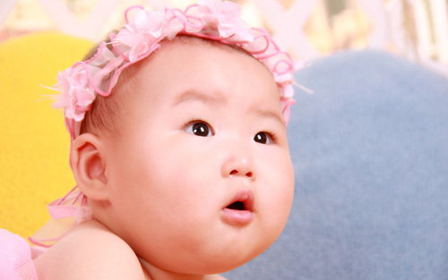 新生儿为什么会吐奶 如何应对新生儿吐奶新生儿为什么会吐奶 如何应对新生儿吐奶如何应对新生儿吐奶