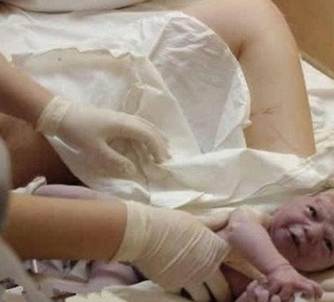 实拍产妇顺产分娩全过程实拍产妇顺产分娩全过程