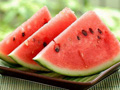 盘点夏天吃西瓜禁忌 水果吃多也伤身