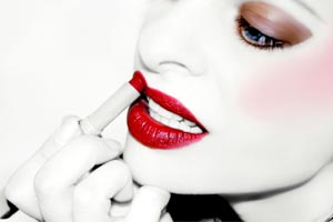 长期大量使用唇膏危害健康