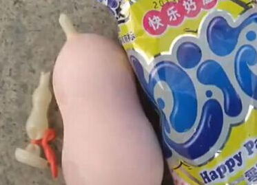 安全套雪糕 惊呆小朋友 安全套雪糕 惊呆小朋友安全套雪糕 惊呆小朋友