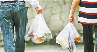 别把装菜的塑料袋放进冰箱 会致癌别把装菜的塑料袋放进冰箱 会致癌